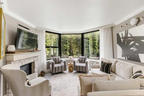 Olympic Valley House | Everline Resort and Spa 1BR Suite with Fireplace