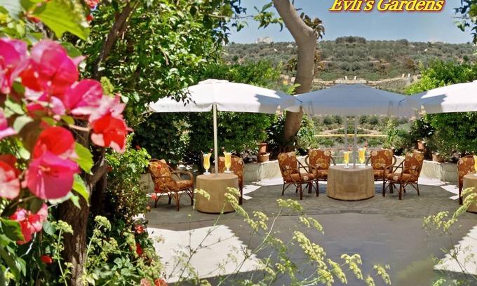 Megalo Metochi Apartment | Evli Luxury self catering apartments 7minutes walk down to center of Rethymno