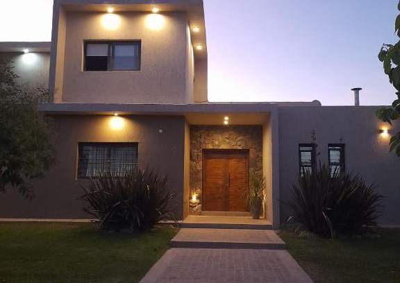Maipu House | excelente casa con pileta