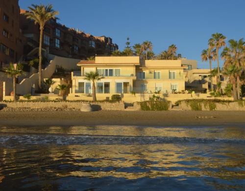 Cabo de las Huertas Apartment | Excepcional Apartamento AMANECER al borde de playa y mar, en CHALET ROQUETES
