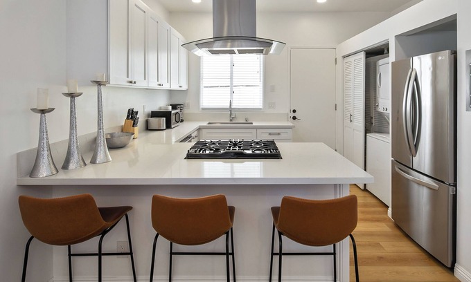 Park West Apartment | Exclusive 2BD 3BA with Balcony
