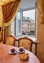 Prymors'kyi district House | Exclusive 3 room VIP apartment next to Opera Building in the heart of Odessa