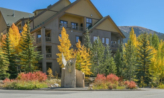 River Run Condo | Expedition Station 8593