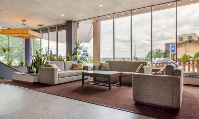 Jefferson Park House | Experience the heart of the Mile High City!