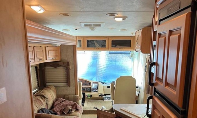 Acworth House | Explore the great outdoors with this Class A Toy Hauler