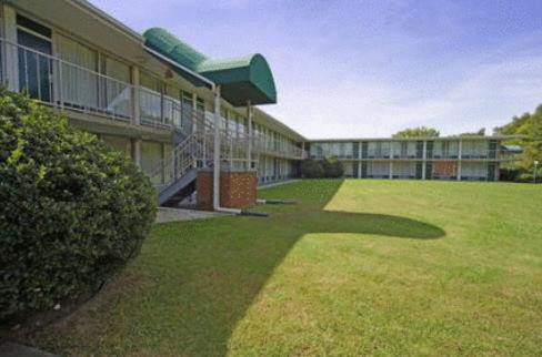 Sandston Hotel | Express Airport Inn