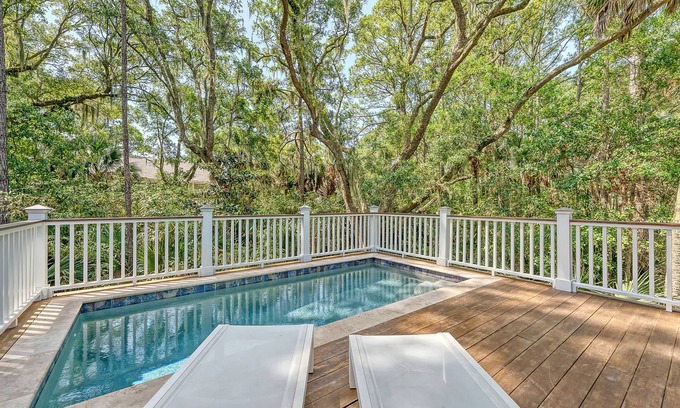 Vanderhorst Plantation House | Exquisite Vanderhorst home with pool