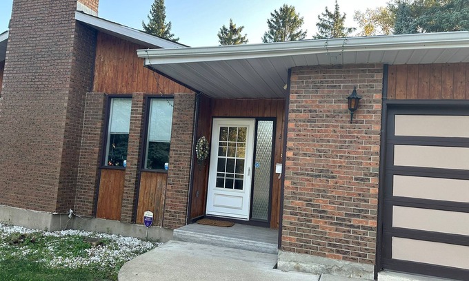 Saskatoon House | Extra spacious cozy private basement suite