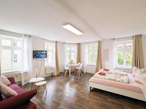 Sebnitz Apartment | F2 - Urlaubsmagie Sauna, Pool & Garten