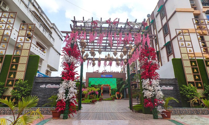 Danapur Hotel | FabExpress Le Gardenia