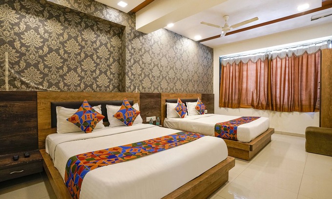 Ahmedabad Hotel | Fabhotel Galaxy I