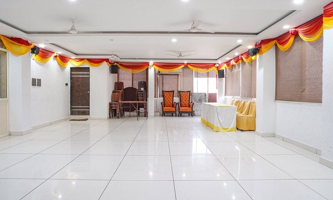 Bhopal Hotel | Fabhotel Jalsa Dlx