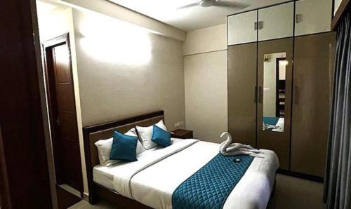 Kaloor Apartment | FabHotel JK Grand