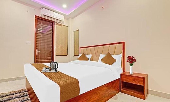 Kalyanpur Hotel | FabHotel Metro Inn