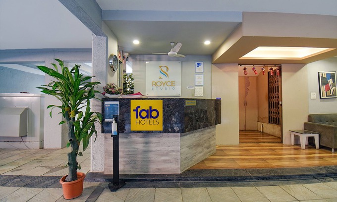 Pune Hotel | FabHotel Royce Studio