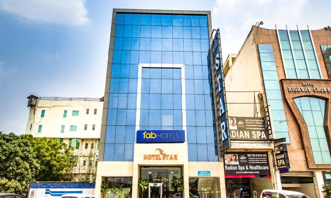 Mahipalpur Hotel | FabHotel Star Delhi Airport