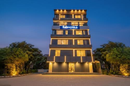 Serilingampally Hotel | FabHotel Yendluri's Abode