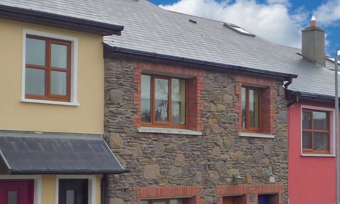 Dingle Ski Chalet | Fairfield Holiday Home (No.13)