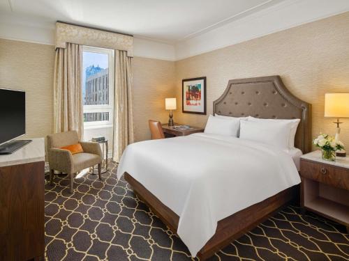 Downtown Calgary Hotel | Fairmont Palliser