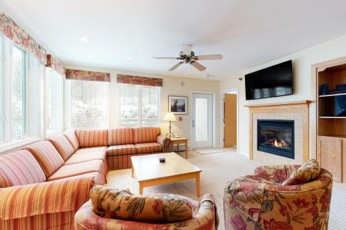 Jeffersonville Apartment | Falcons Unit #11