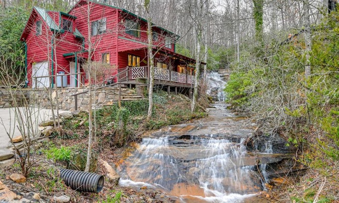 Franklin House | Fall Foliage Paradise Cabin with Creek and Game Room