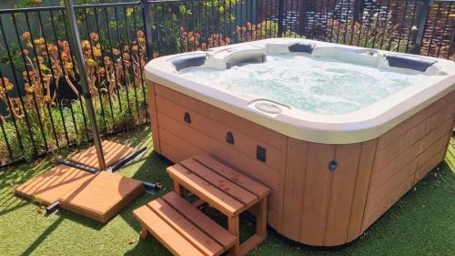 Cowes House | Family and Spa Oasis