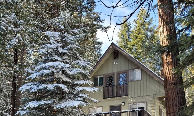 Cold Springs Cabin | Family Friendly Cabin mins from Pinecrest & Dodge Ridge