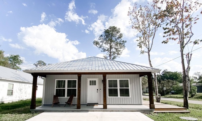 St. Augustine Cottage | Family-friendly cottage in St. Augustine - 10 min drive to downtown and beaches!
