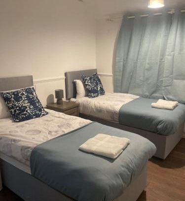 Tilbury Apartment | Family Friendly Haven I Long Stays I 3BDR I WiFi I Parking
