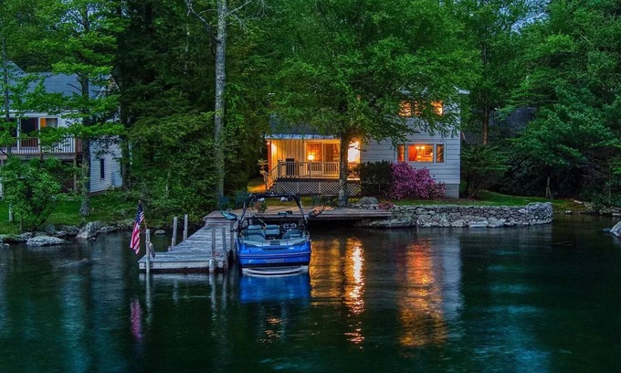 Sunapee House | Family friendly lakefront house with dock - minutes from skiing!
