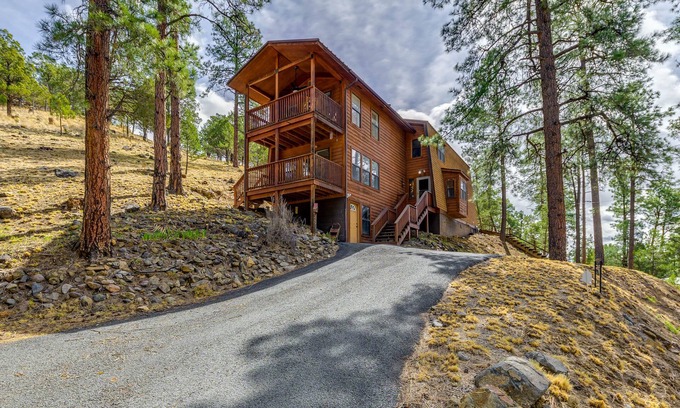 Ruidoso Cabin | Family-Friendly Ruidoso Cabin - Ski, Hike & Fish!