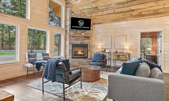 Broken Bow Cabin | Family Fun HQ: HotTub, Firepit, Playset; Dogs OK!