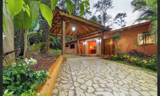 La Vega Province Cabin | Family house with beautiful patio and BBQ. Near rivers and waterfalls. Security