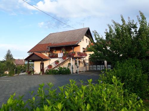 Slunj House | Family Puškarić