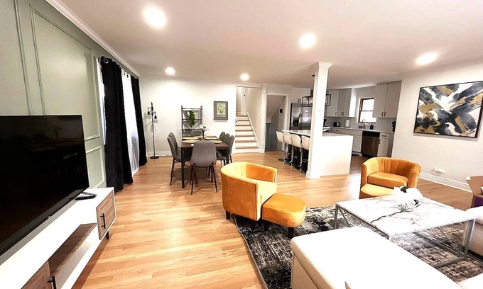 La Grange Park House | Fantastic: 3 BR/2 BTH - Modern Stylish Home