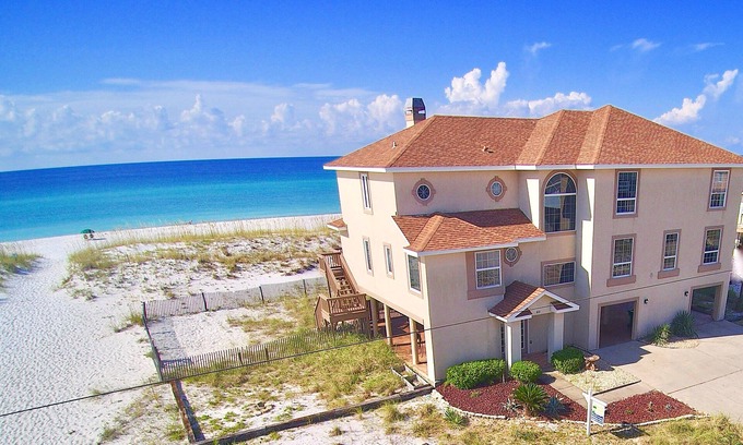 Villa Segunda House | Fantastic 7 bedroom, 4 bath Gulf Front Home w/over 4,500 square ft of space!