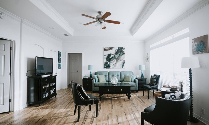 Dauphin Island House | Fantastic Beach Side Cottage with affordable rates!