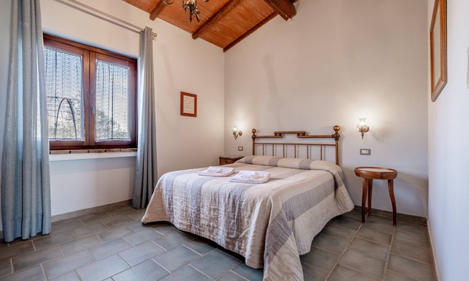 Manciano Other | Farmhouse 'Aria - Agriturismo La Svolta' with Shared Garden, Wi-Fi and Air Conditioning