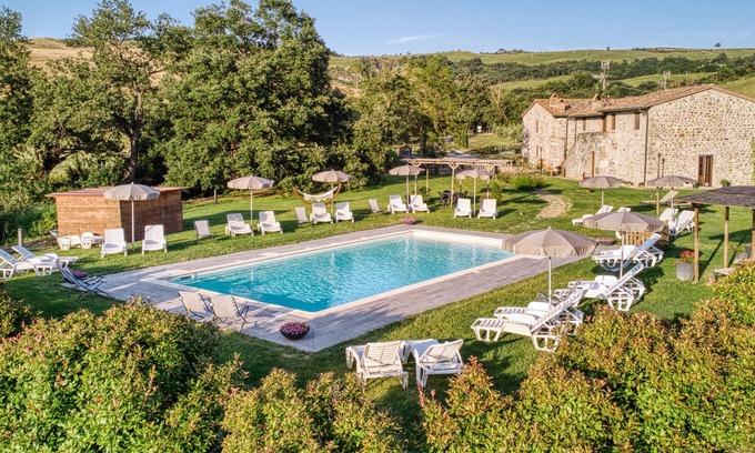 Castiglione d'Orcia Apartment | Farmhouse with swimming pool - La Spiga apartment