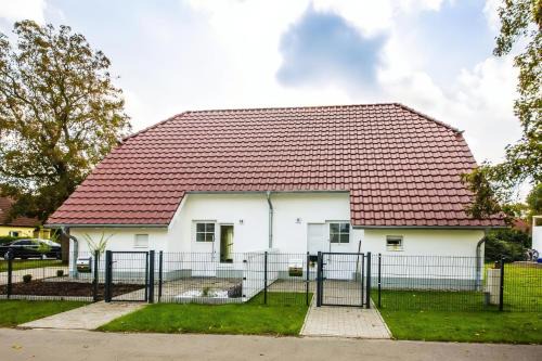 Luetow House | Ferienhaus Klara - Achterwasser-Findling