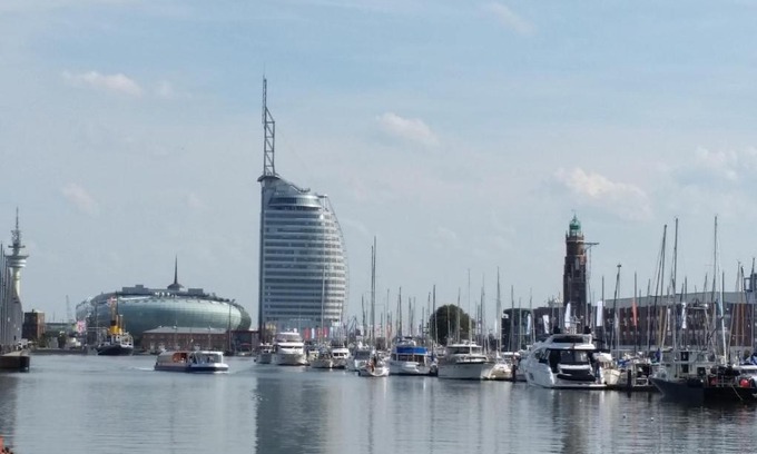 Mitte-Sud Apartment | Ferienwohnung Koralle - Am Wasser