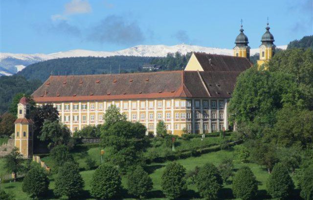Stainz Apartment | Ferienwohnung Schlossblick 2 oder 5