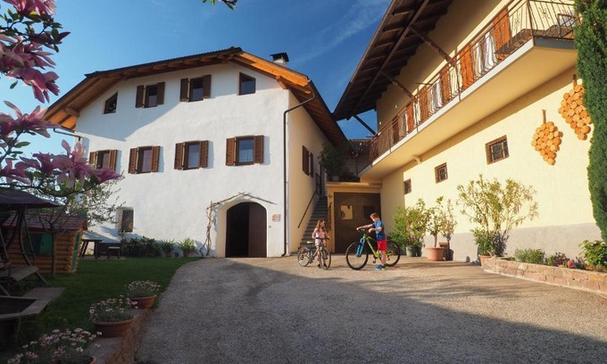Caldaro Sulla Strada del Vino Apartment | Ferienwohnungen Luggin
