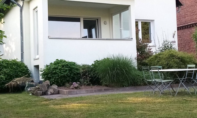 Hehlen Apartment | FEWO Flower Power directly on the Weser in the beautiful Weserbergland