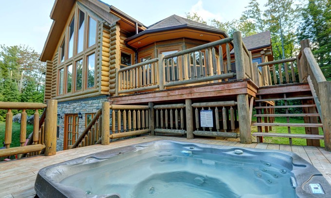 Mille-Isles Ski Chalet | Fiddler Lake Resort Chalet 68 Stag with Pool