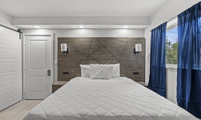 Myrtle Beach Hotel | Fin's Inn