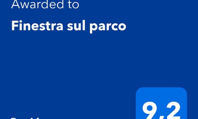 Old Town Apartment | Finestra sul parco