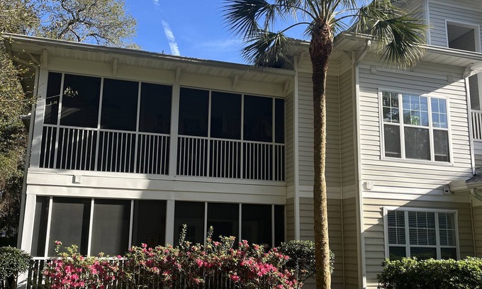 Saint Simons Heights Condo | First floor end unit freshly painted with Updated master bath, and kitchen.