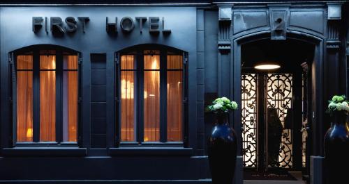 Necker Hotel | First Hotel Paris Tour Eiffel