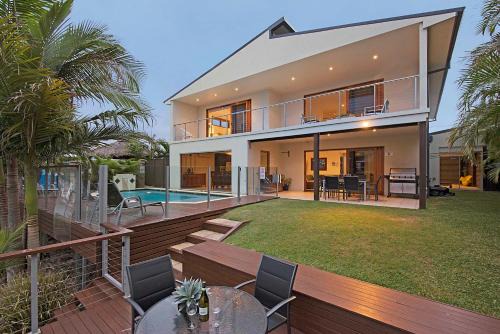 Broadbeach Waters House | Flamingo Key